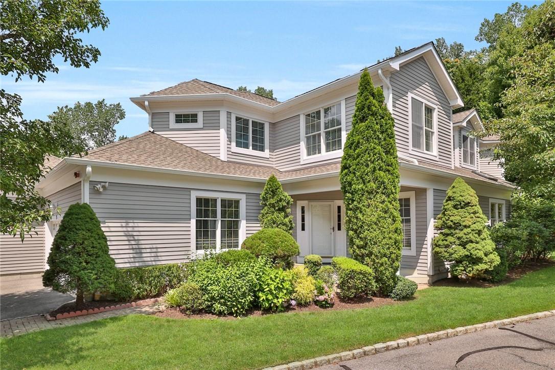 Welcome Home in Club Pointe!