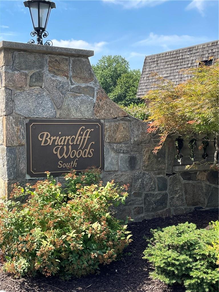 Briarcliff Woods - One of Ossining's most desirable solidly built condominium complexes around.