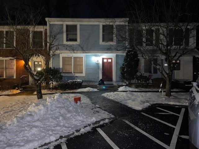Tri-level unit in pet friendly complex