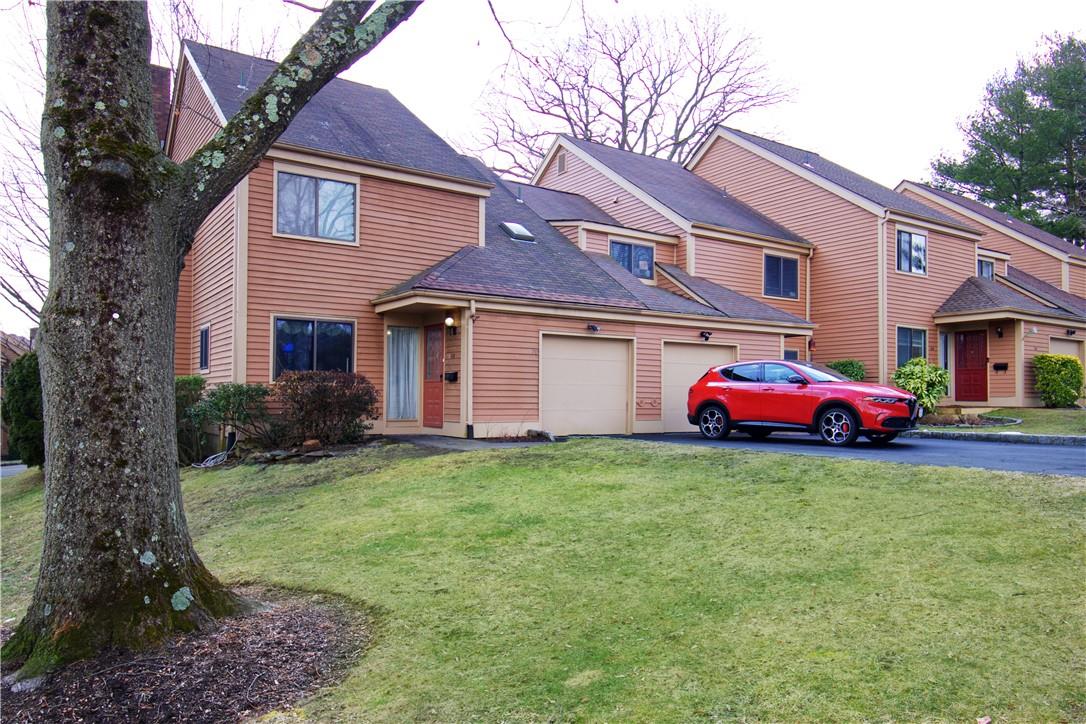 End unit with 3 bedroom pet friendly town house in Rye Brook, NY
