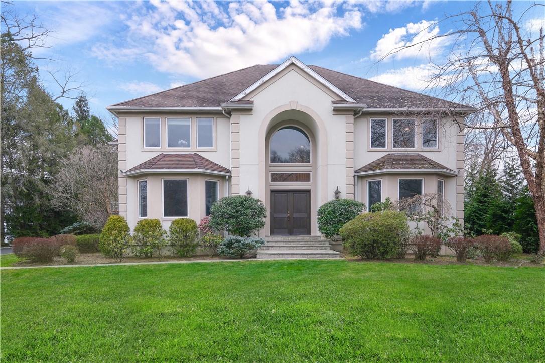 Welcome to 6 Jamison Court in the beautiful Park Lane Preserve.