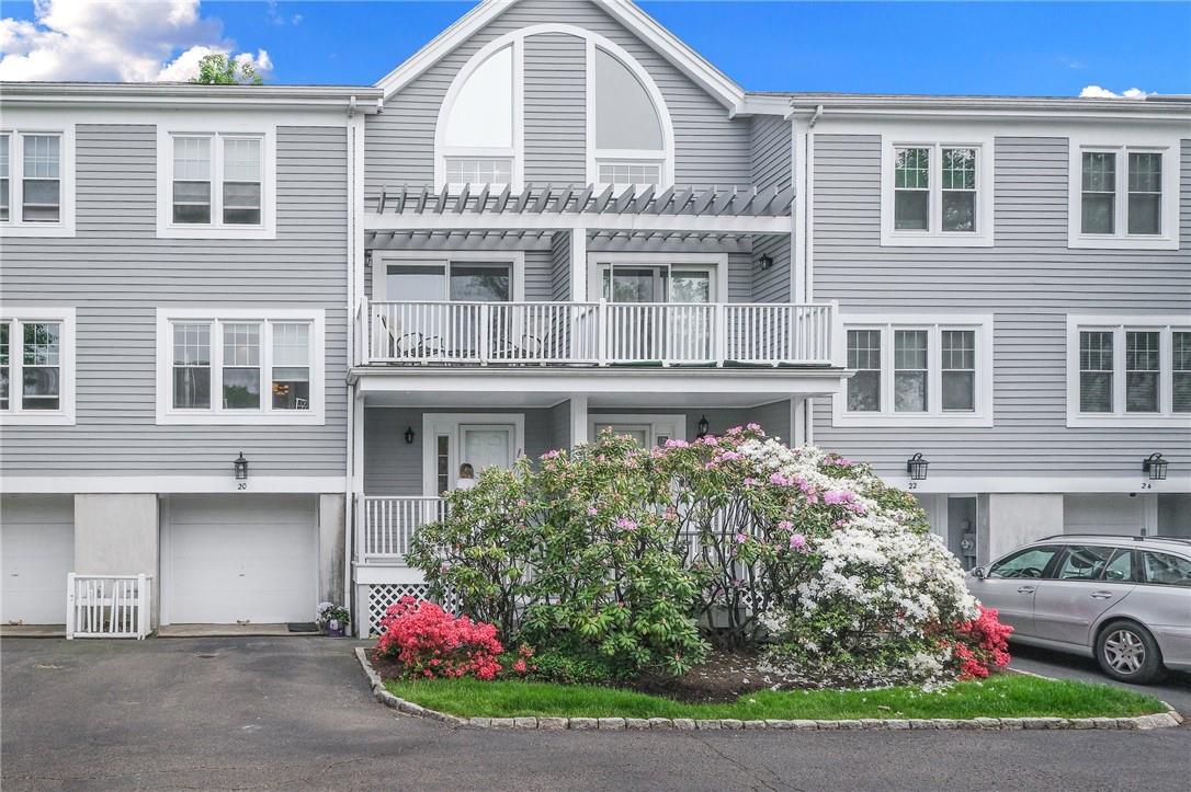 Welcome Home to 20 Brookridge Court!