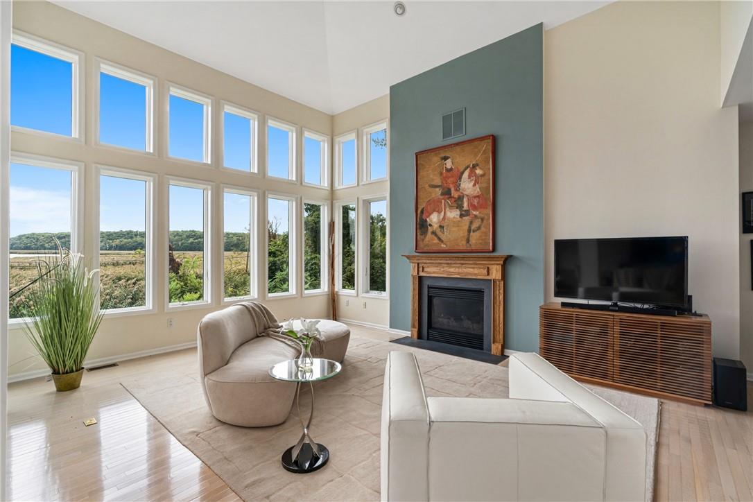 Wall of windows with views of the Hudson & Piermont Sanctuary