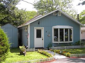 Direct Waterfront cottage on Peach Lake, North Salem.