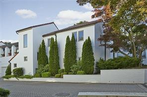 2 Kassel Court