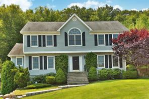 Stately 4BR colonial, Hanover East cul-de-sac