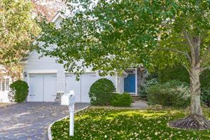 Two car garage with direct entry to kitchen