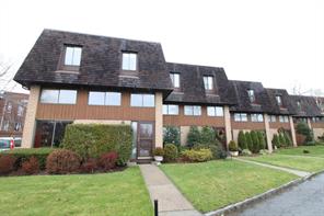 Triplex Townhouse located in The Hamlet
