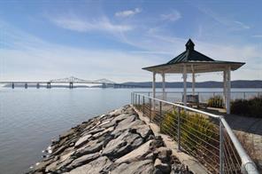 Extraordinary, year-round water views