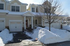 Like New, gorgeous, Toll Brother’s Cambridge unit in sought after Hollow Brook Mews. This home features an open floor plan with many upgrades, perfect for entertaining.