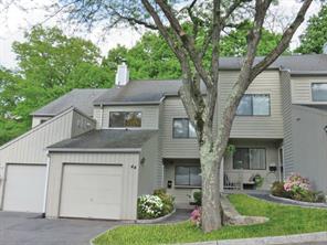 A true 3 bedroom! One of the prime locations Timber Ridge has to offer! This 'Hidden Jewel of Mount Kisco' Community is a commuter's dream!...near metro, highways, restaurants, shopping, theater, parks, hospital and much more!...Pool and Tennis on site!
