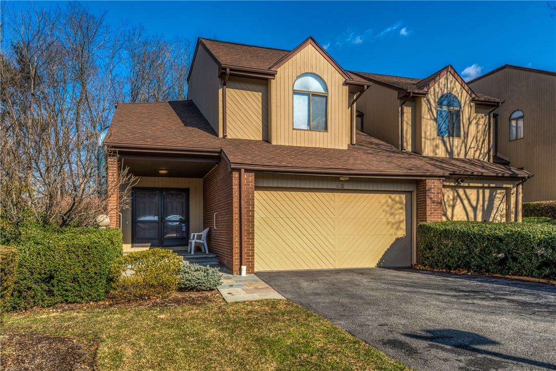 Beautiful secluded corner unit.