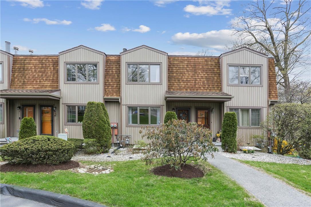 Welcome to 4 Pheasant Walk in Peekskill, NY