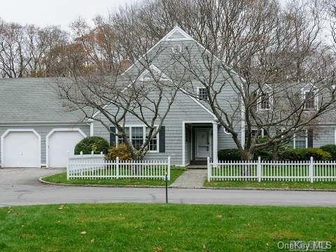 Charming attached colonial on a private cul de sac