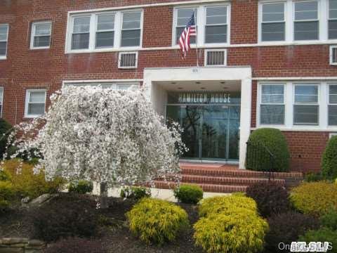 Front of Hamilton House