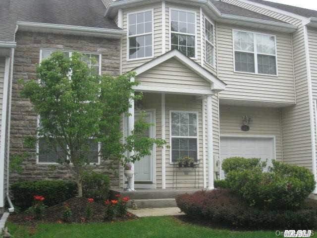 Front entrance w/Stone & Vinyl siding