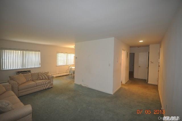 Living Room/Hallway