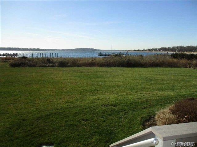 Waterfront On Peconic Bay