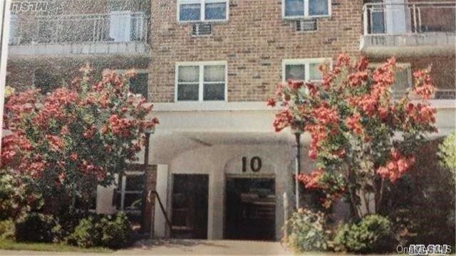 front entry w/circular driveway