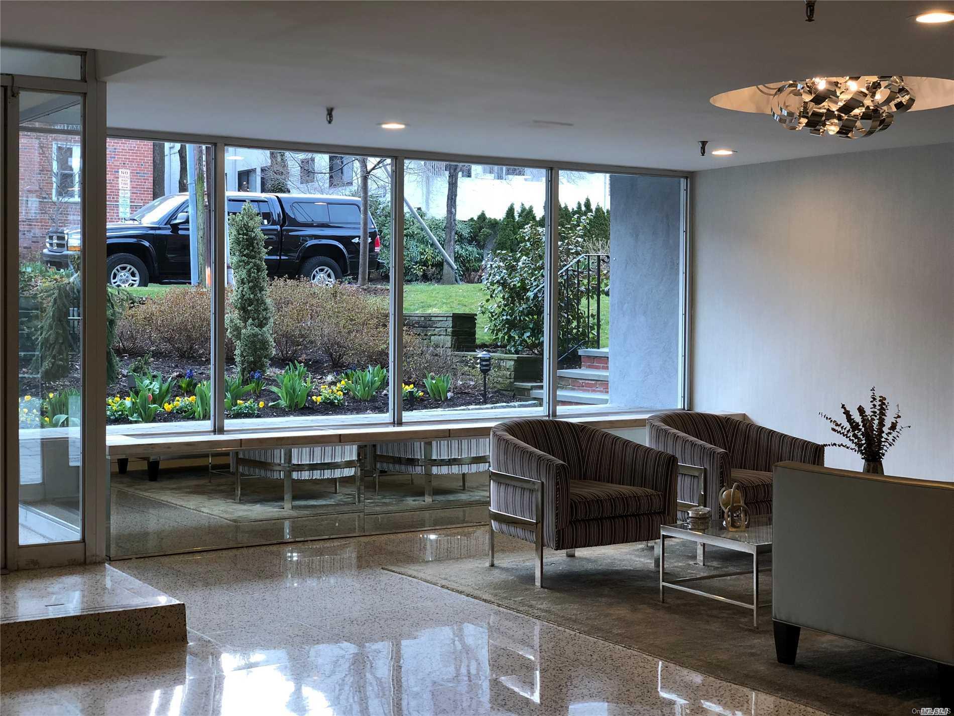 Foyer 16 Canterbury