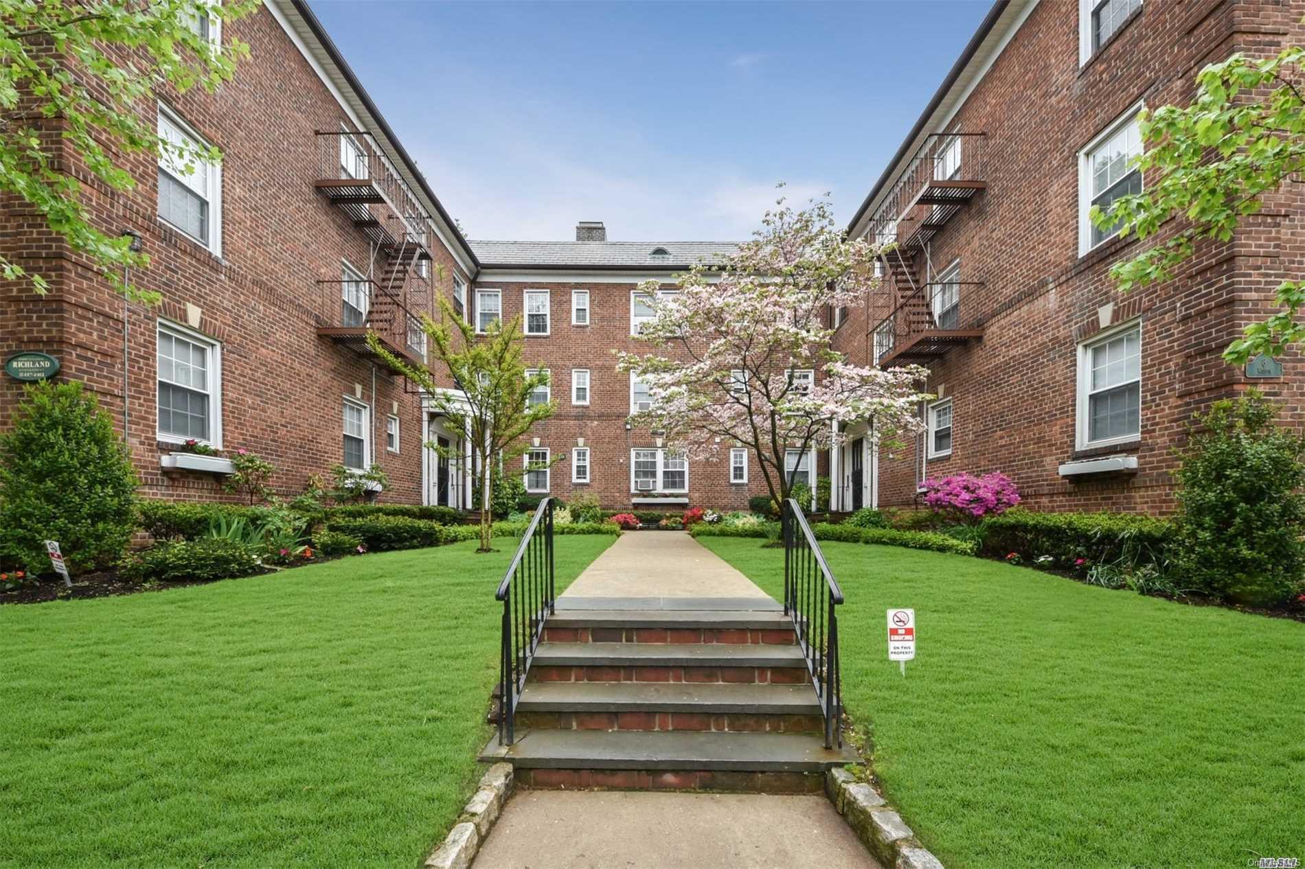 Hip Brooklyn Vibe in Great Neck ~ 8 Welwyn 2G