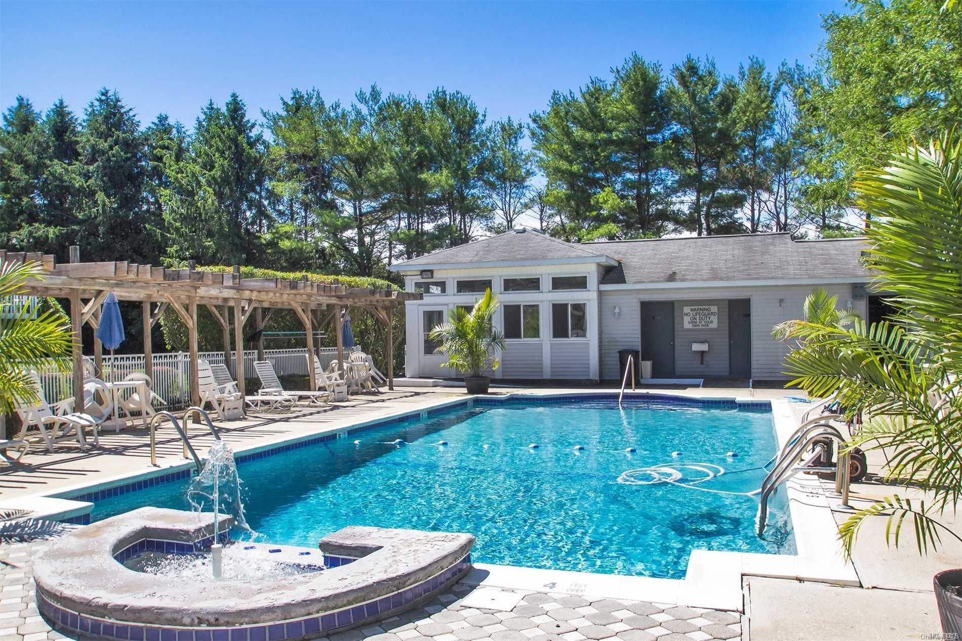 Country Club Pool