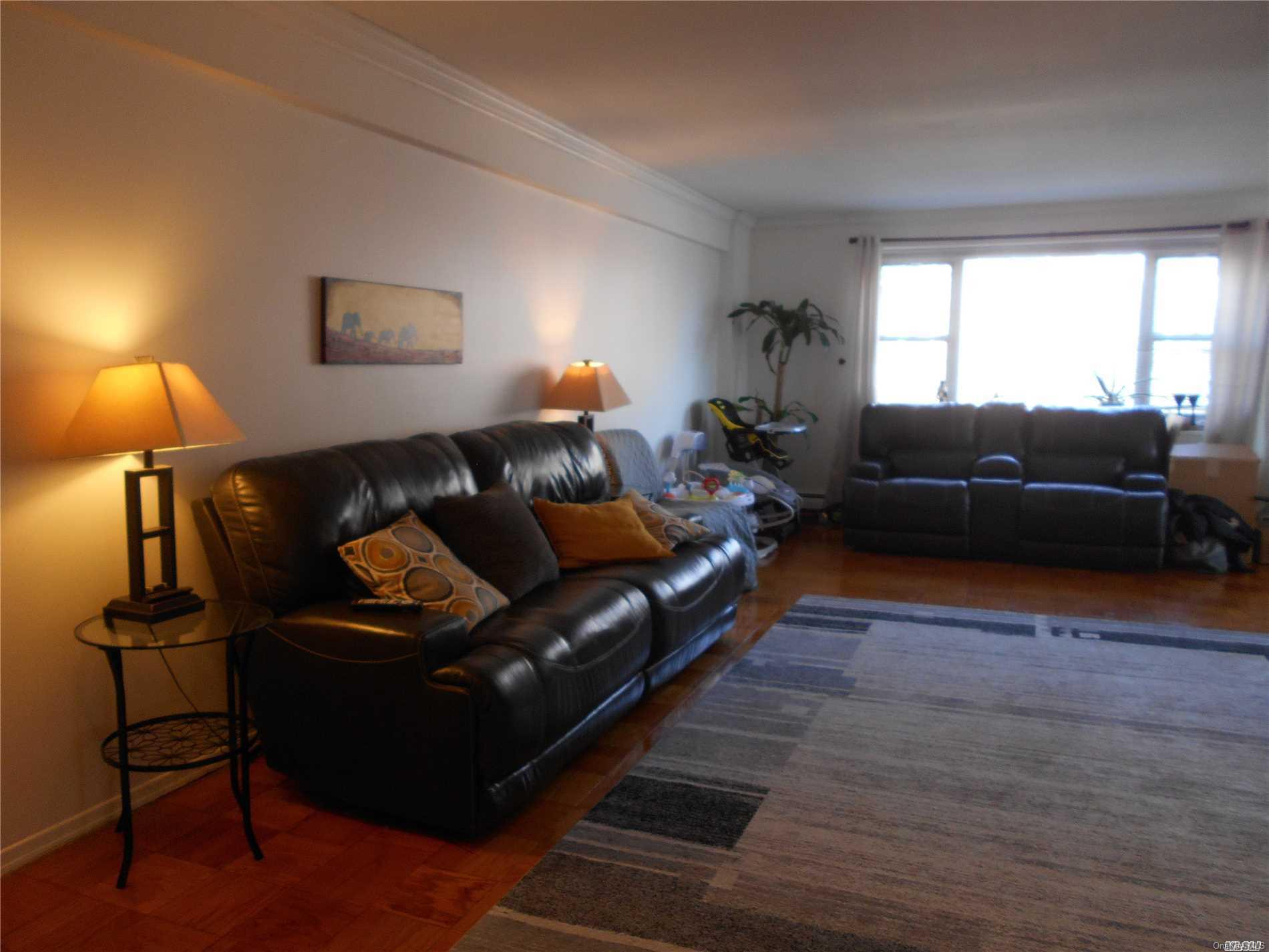 Very Large living Room