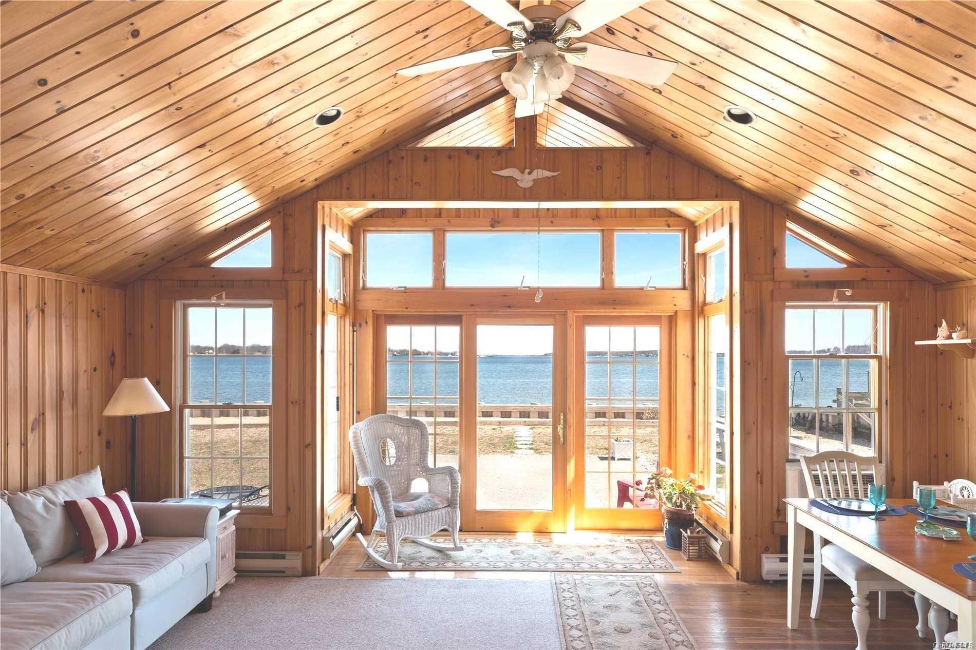 Vaulted ceiling open concept