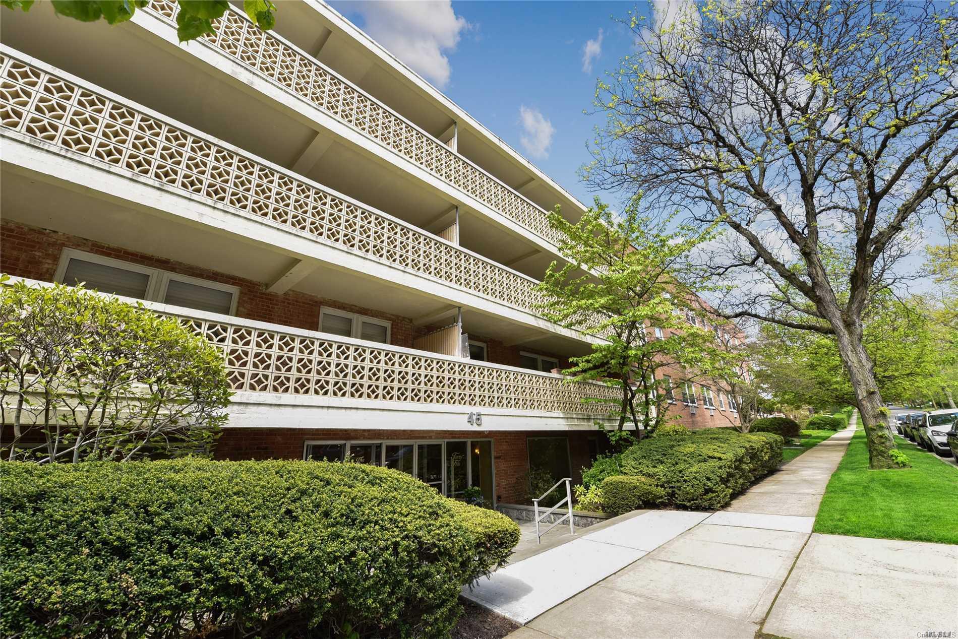 Top Floor @ 45 Hillpark