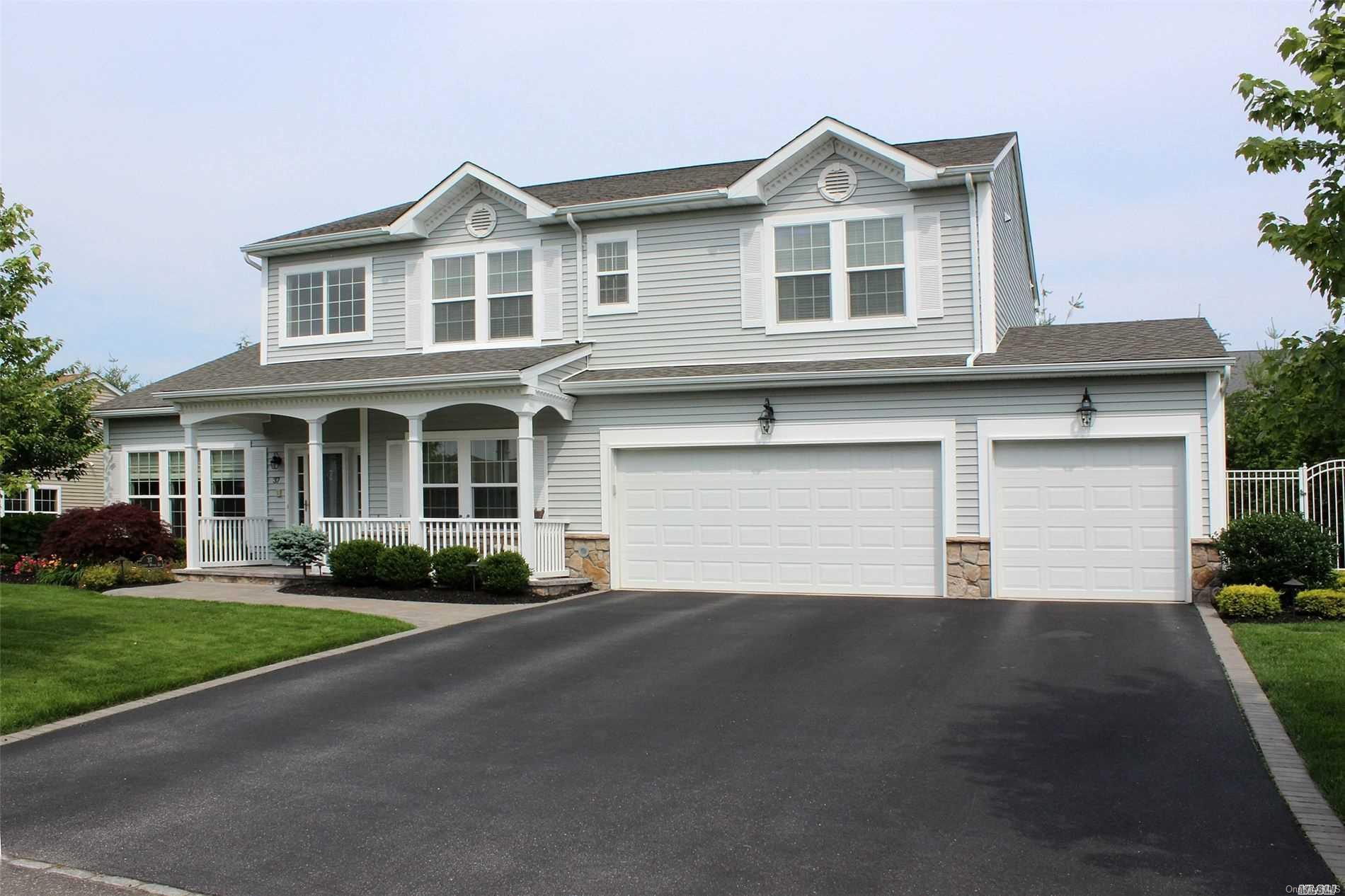 37 Country Woods Drive