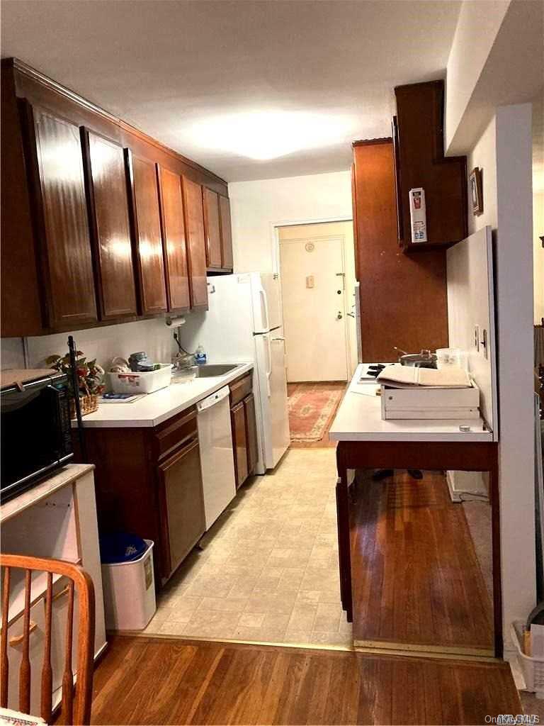 Bright Kitchen