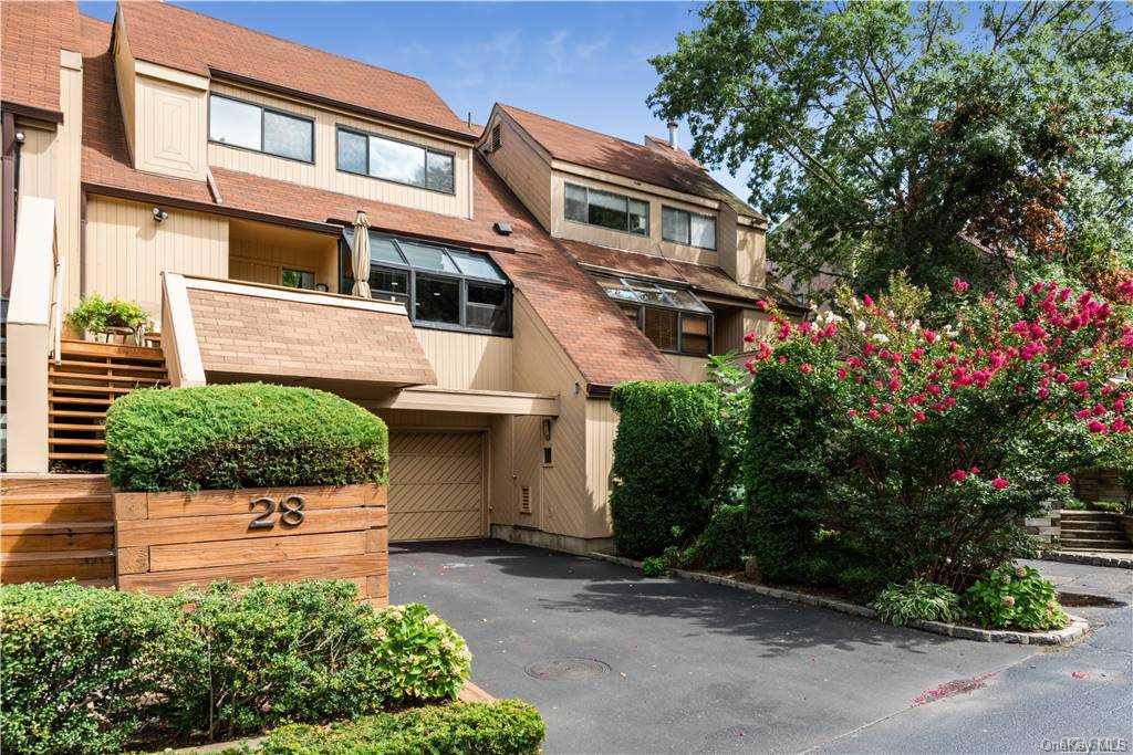 Stunning 3 Level Townhouse