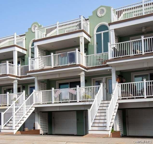 Upper Unit Townhouse