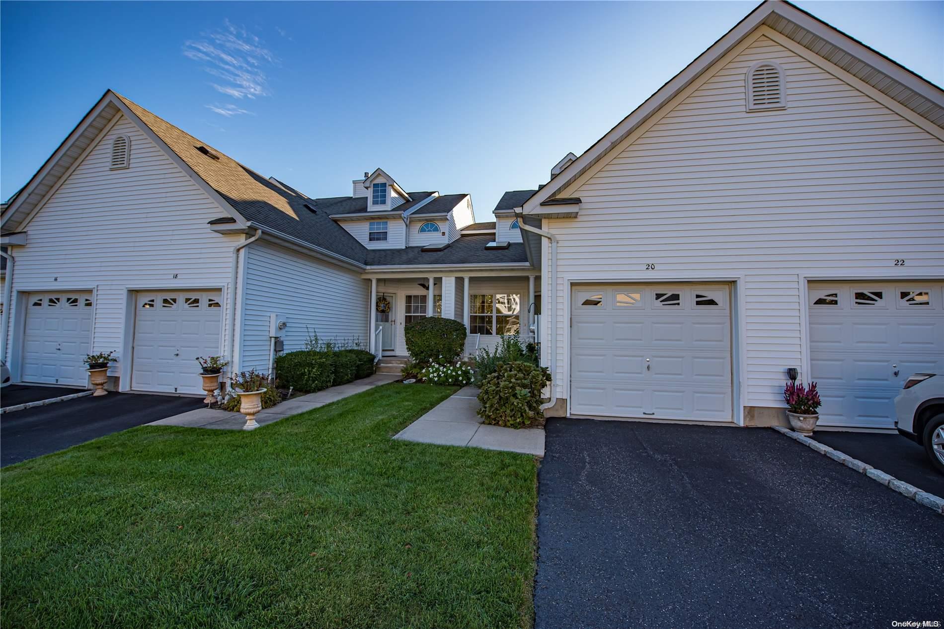 Young unit with basement and garage