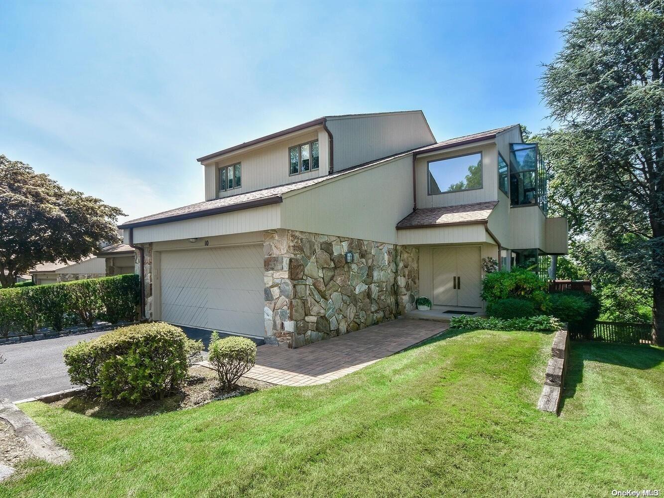 10 Bluff Front
