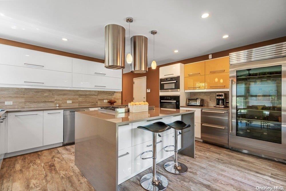 Quartz Counter with Stools