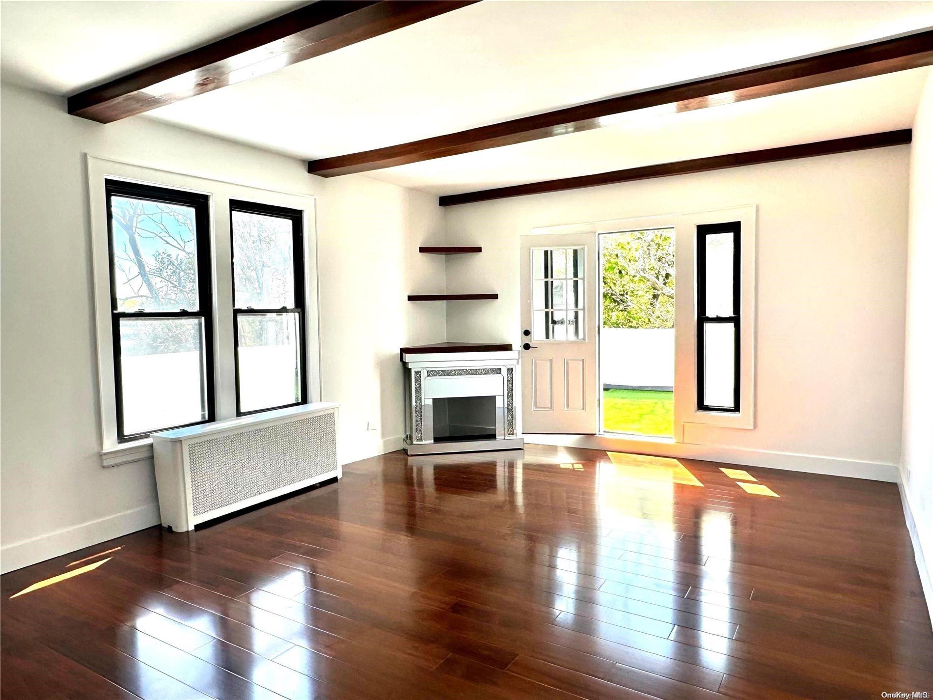 Living room With door to Balcony