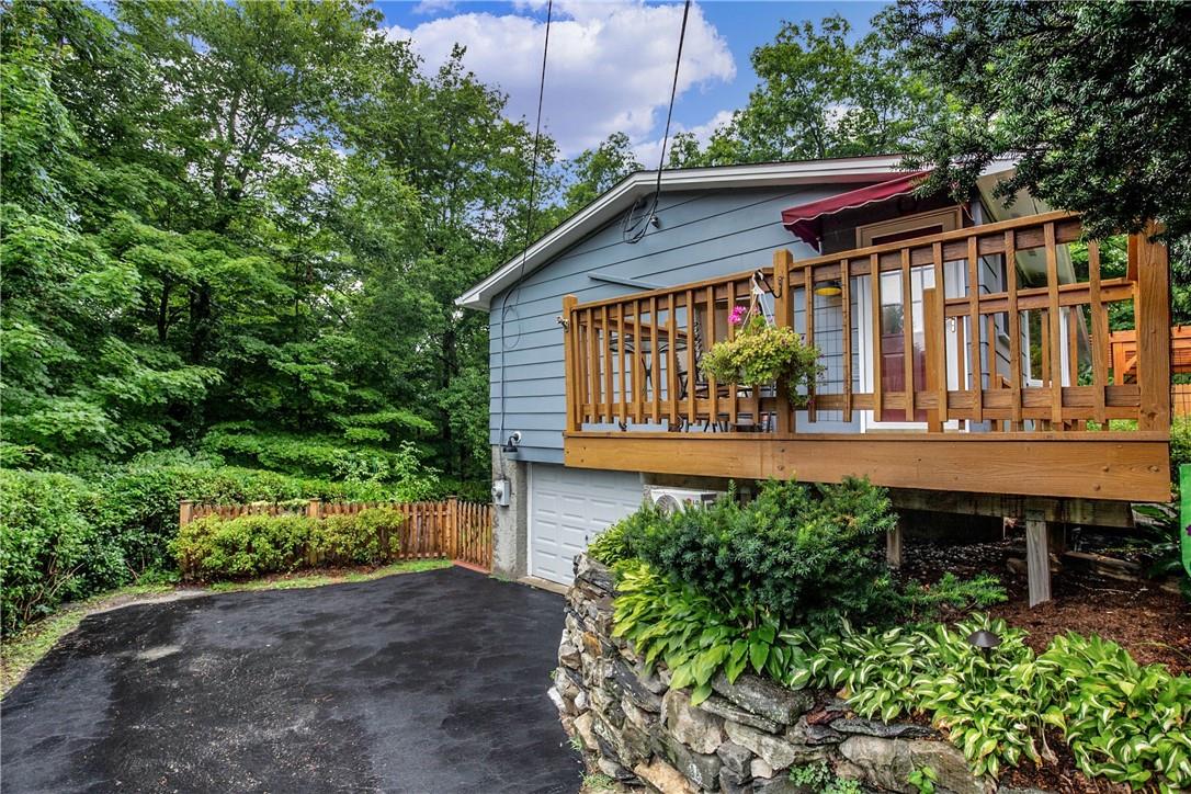 Welcome to Hill and Dale Country Club....25 Hemlock Trail Court