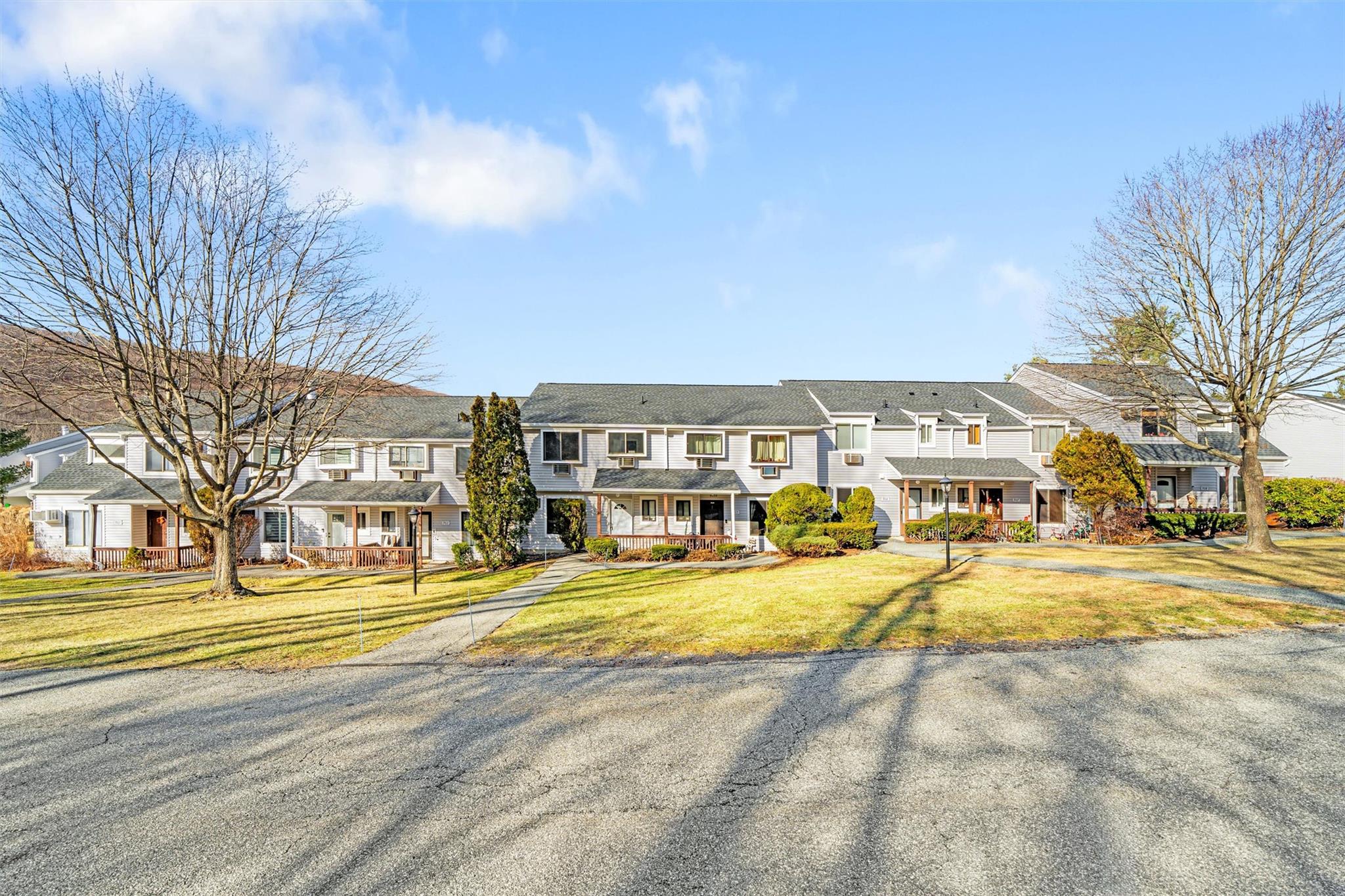 View of front of home featuring a front lawn