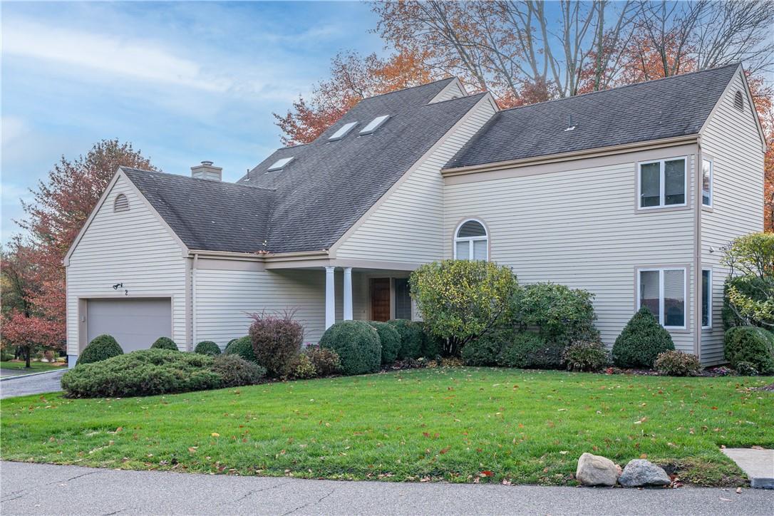 Welcome to 2 Charlotte Court in Rosecliff.