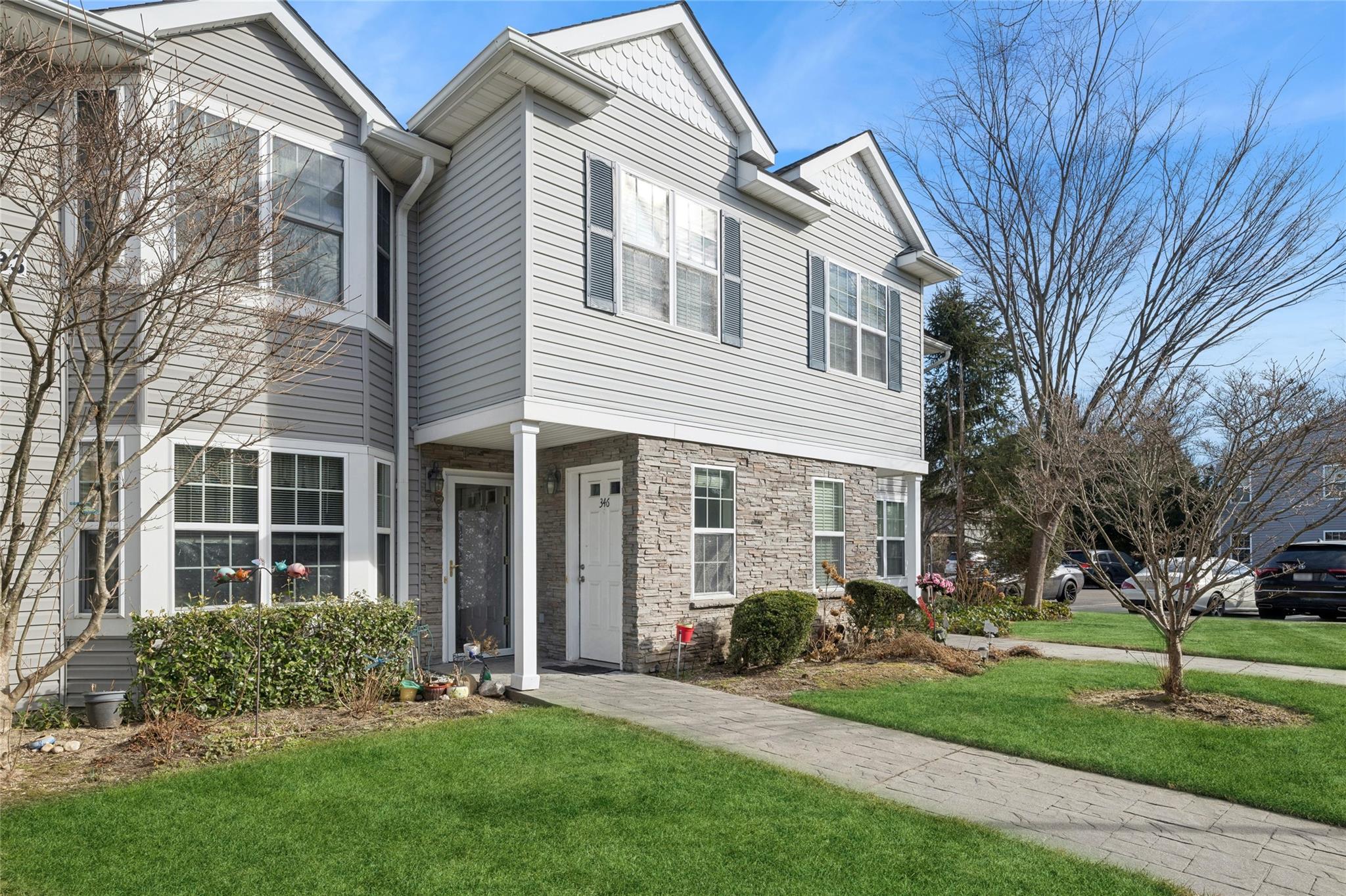 View of front of home featuring a front lawn