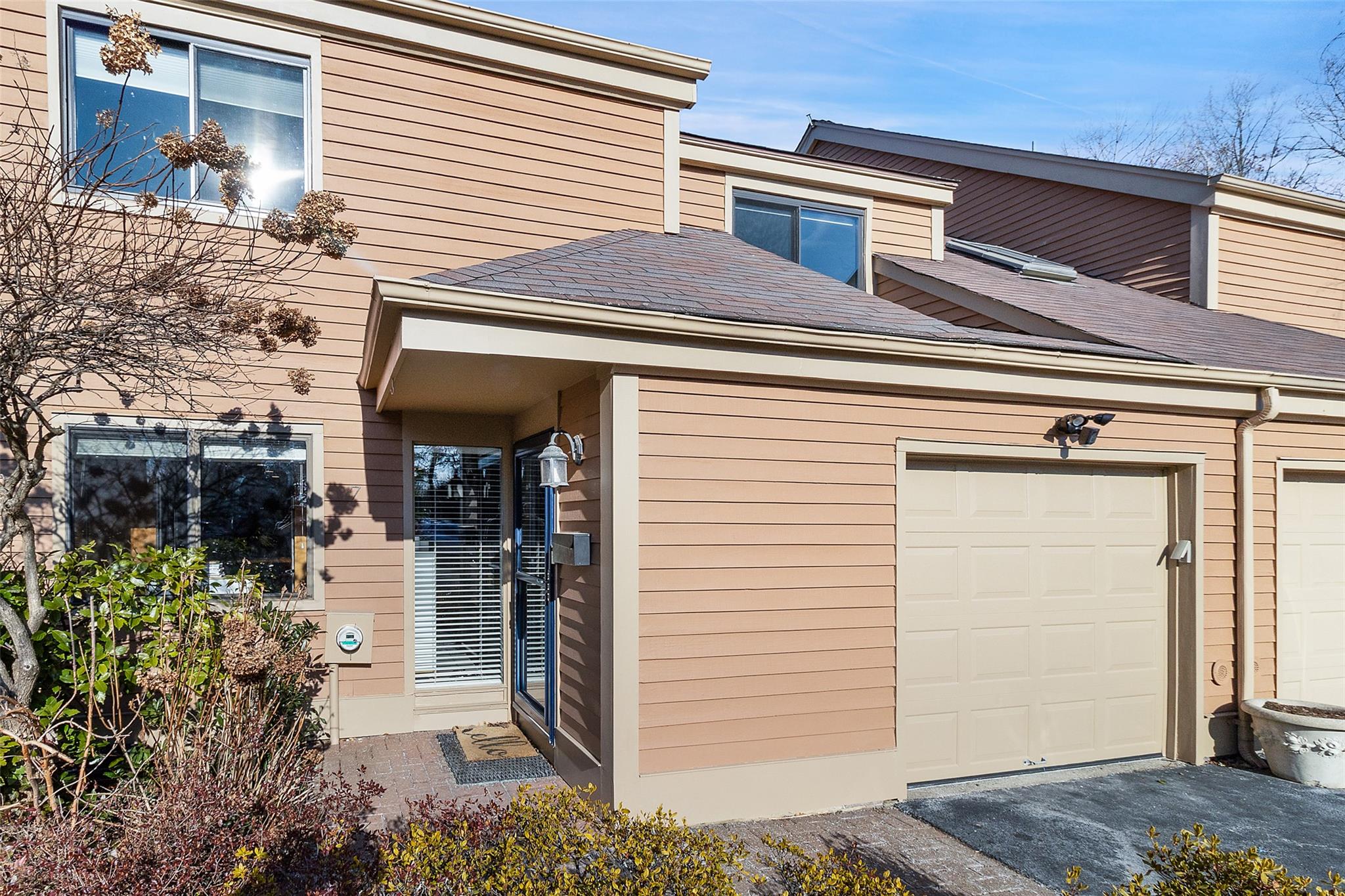 7 Bayberry Close
