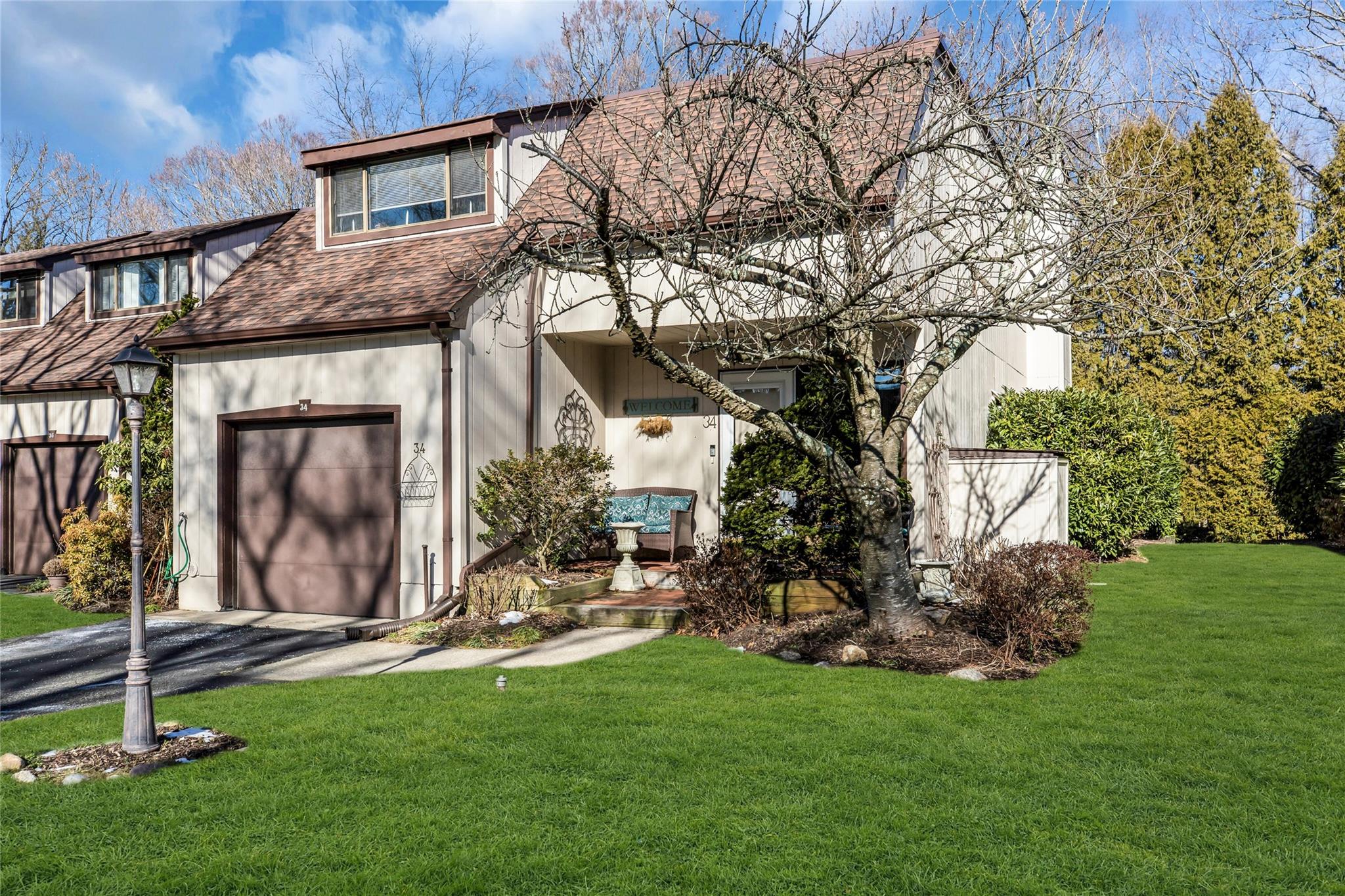End unit condo