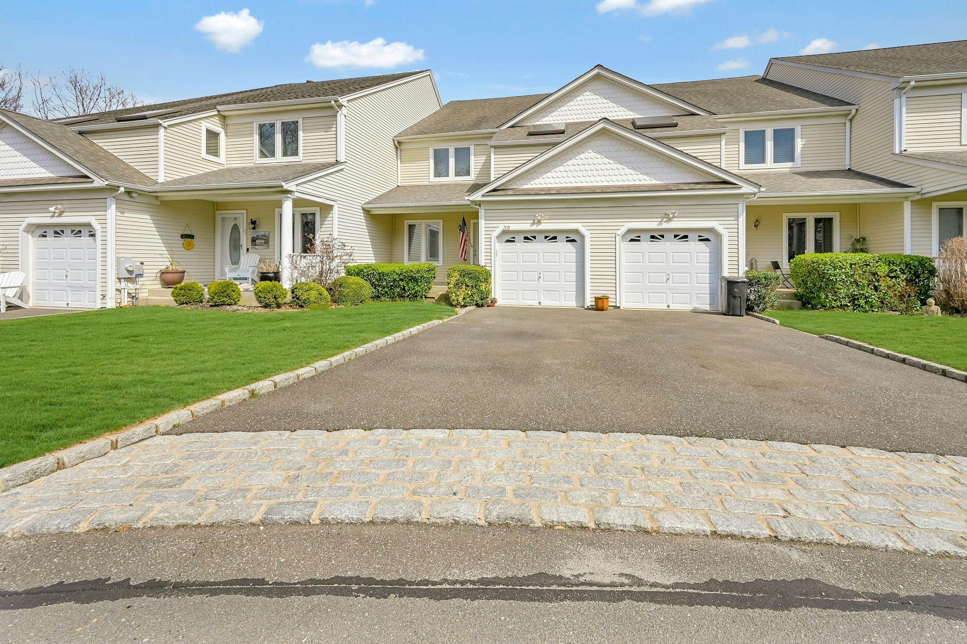 Welcome Home to 32 Lindbergh Circle