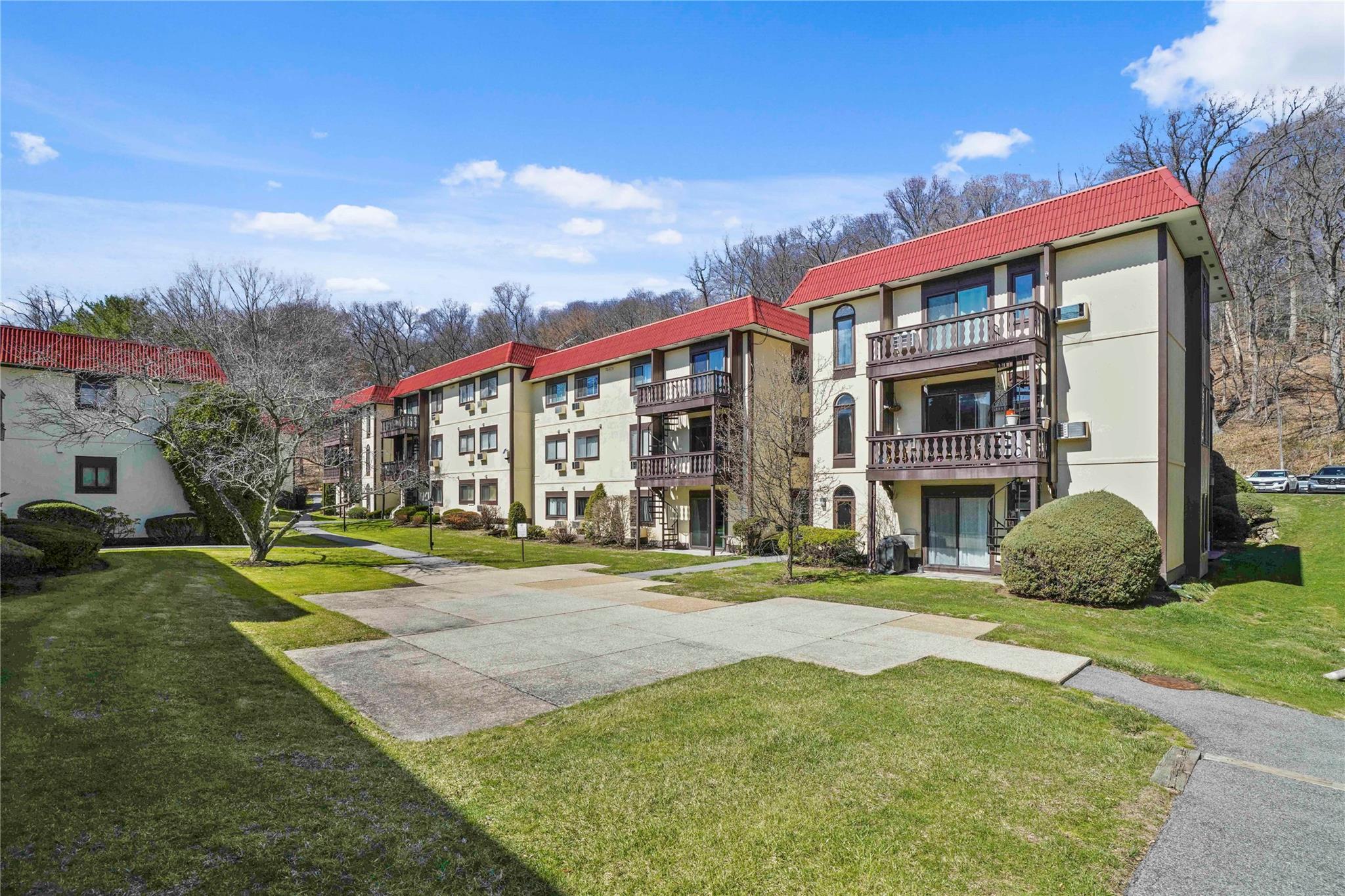 Welcome To Granada Crescent!