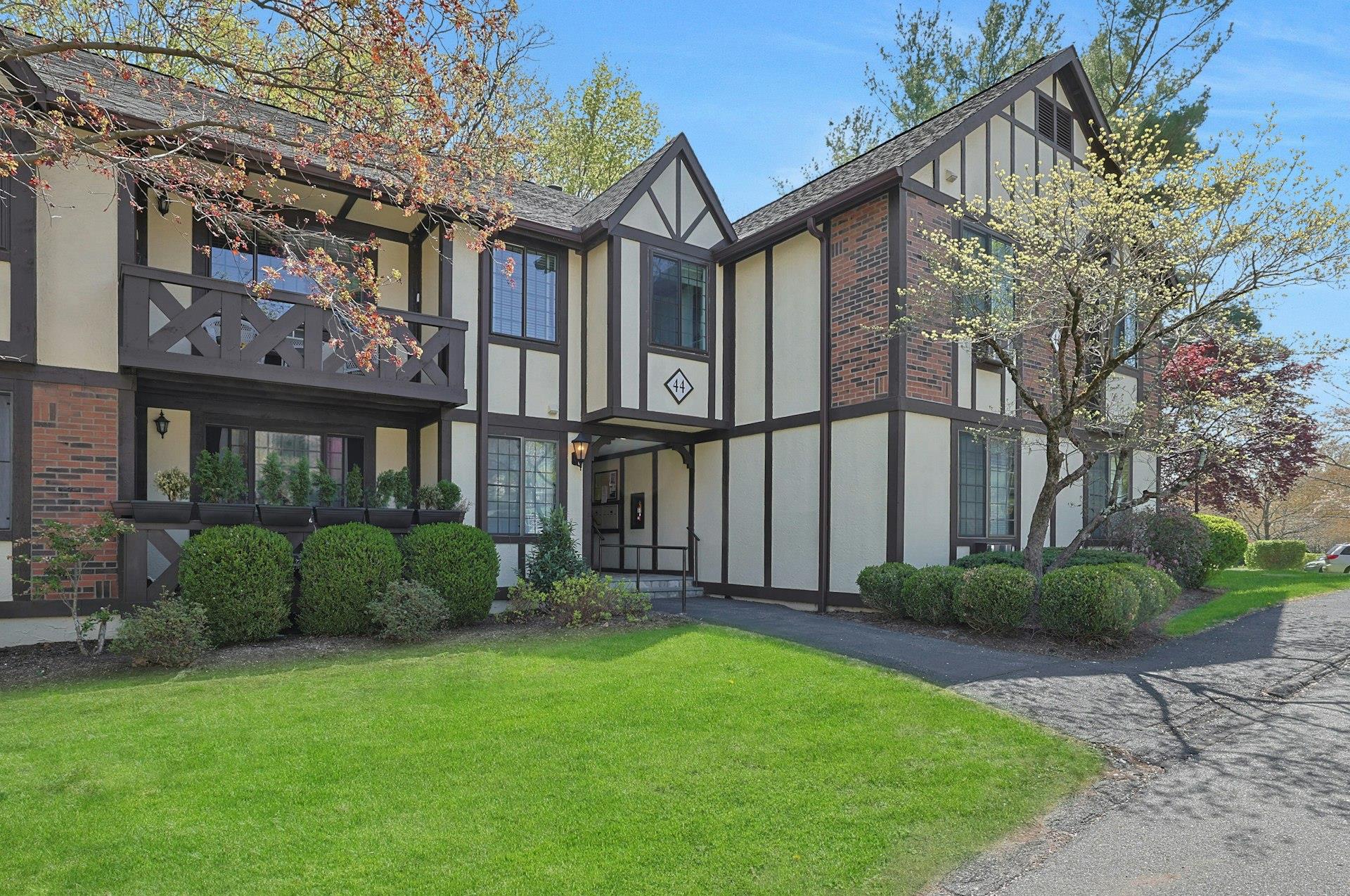 Welcome to 44-7 Foxwood Drive