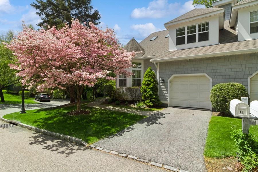 11 Pond View Lane