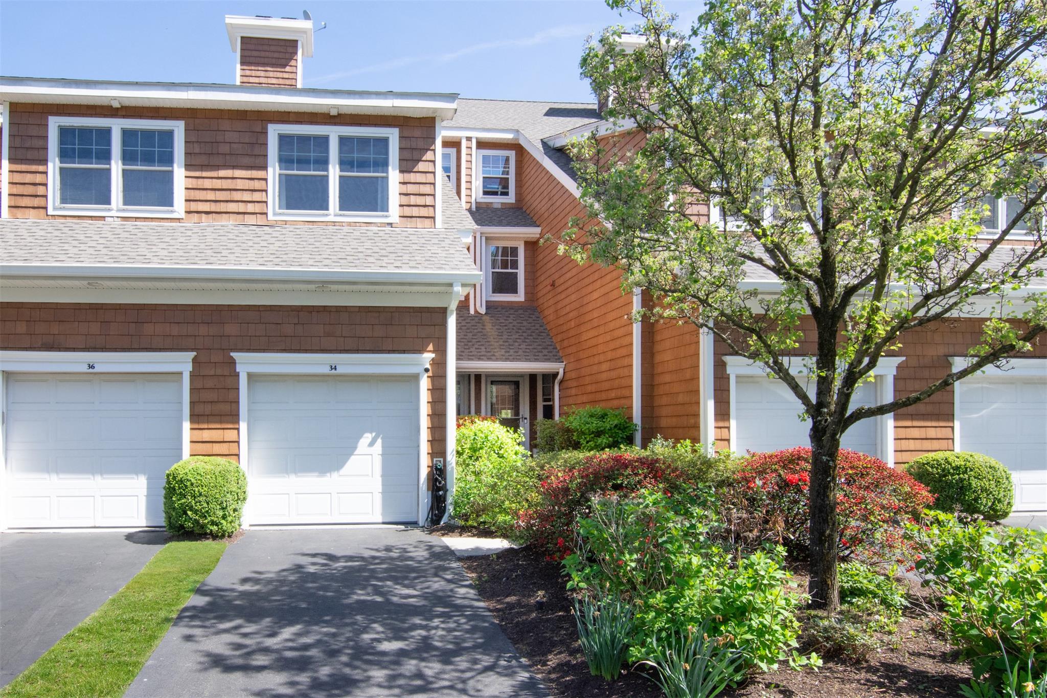 Welcome to 34 Trailhead Lane in lovely Tarrytown