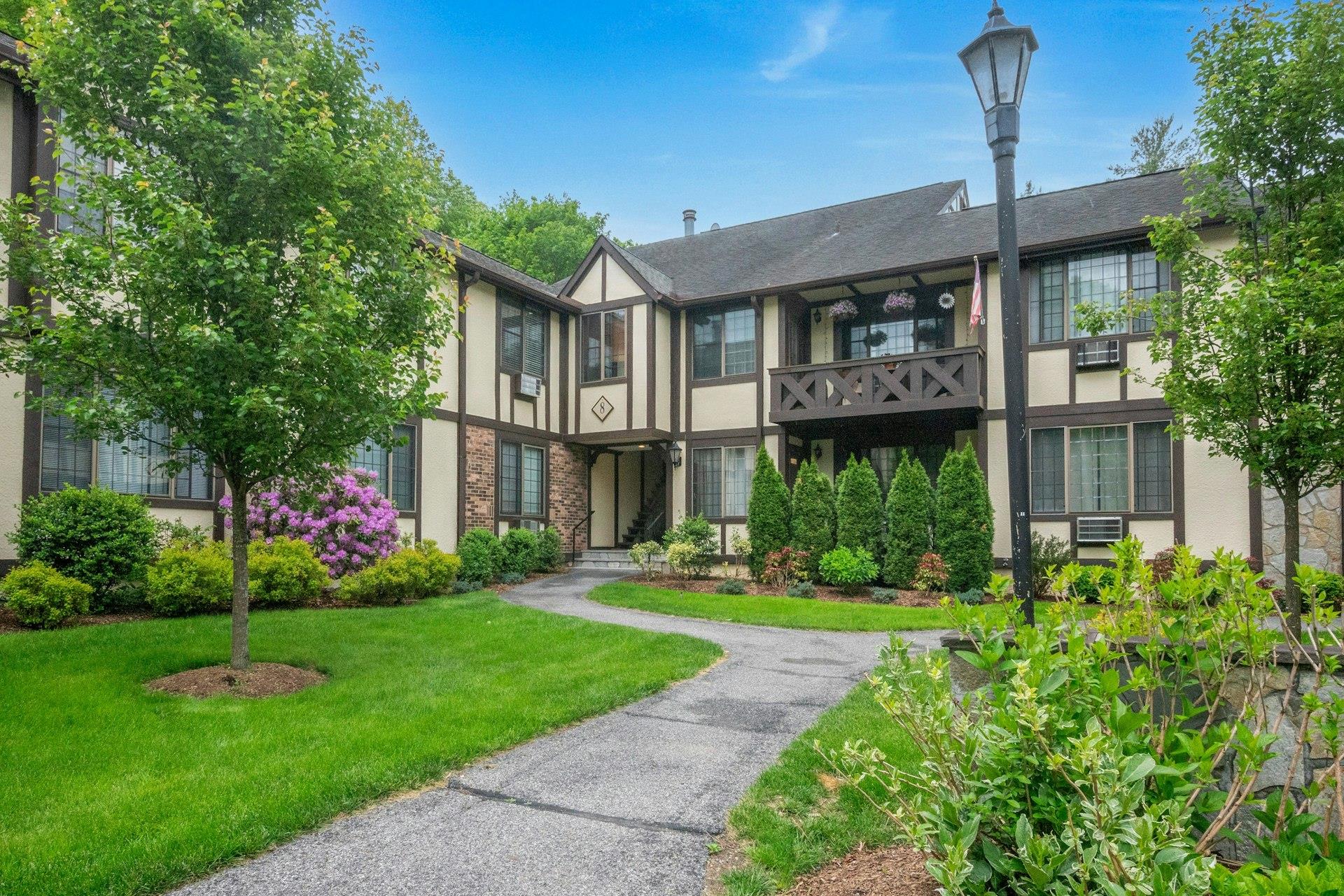 8 - 6 Foxwood Drive Pleasantville NY