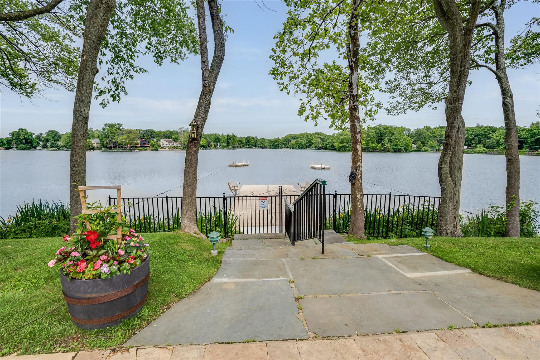Welcome to 10 Waterside Close in the Townhouses at Lake Isle